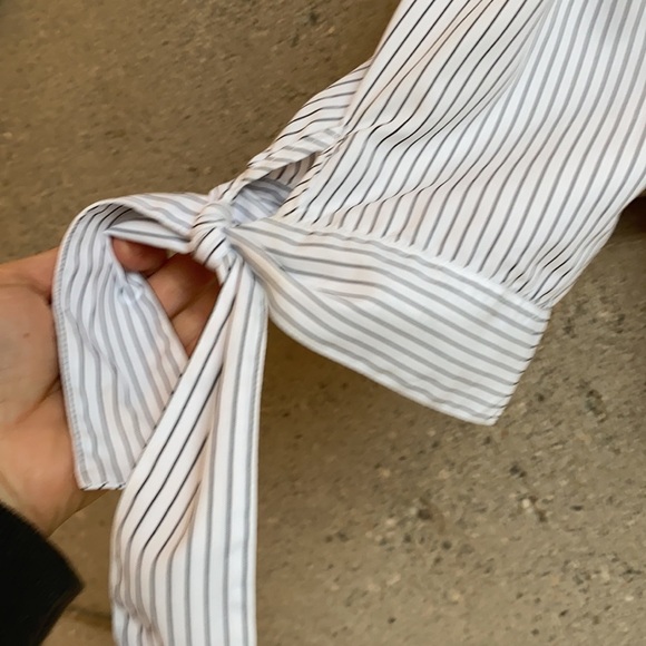 San Joy Off the Shoulder top worn once - Picture 5 of 9